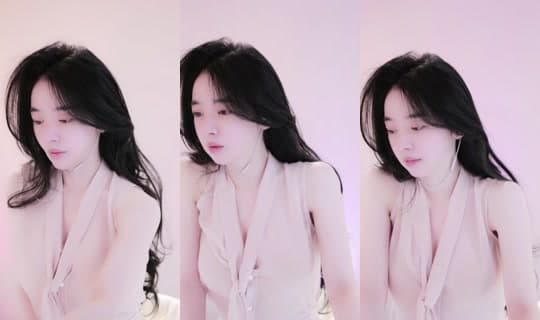 robinmia's Stream - Apr 3, 2026, 1:32 AM